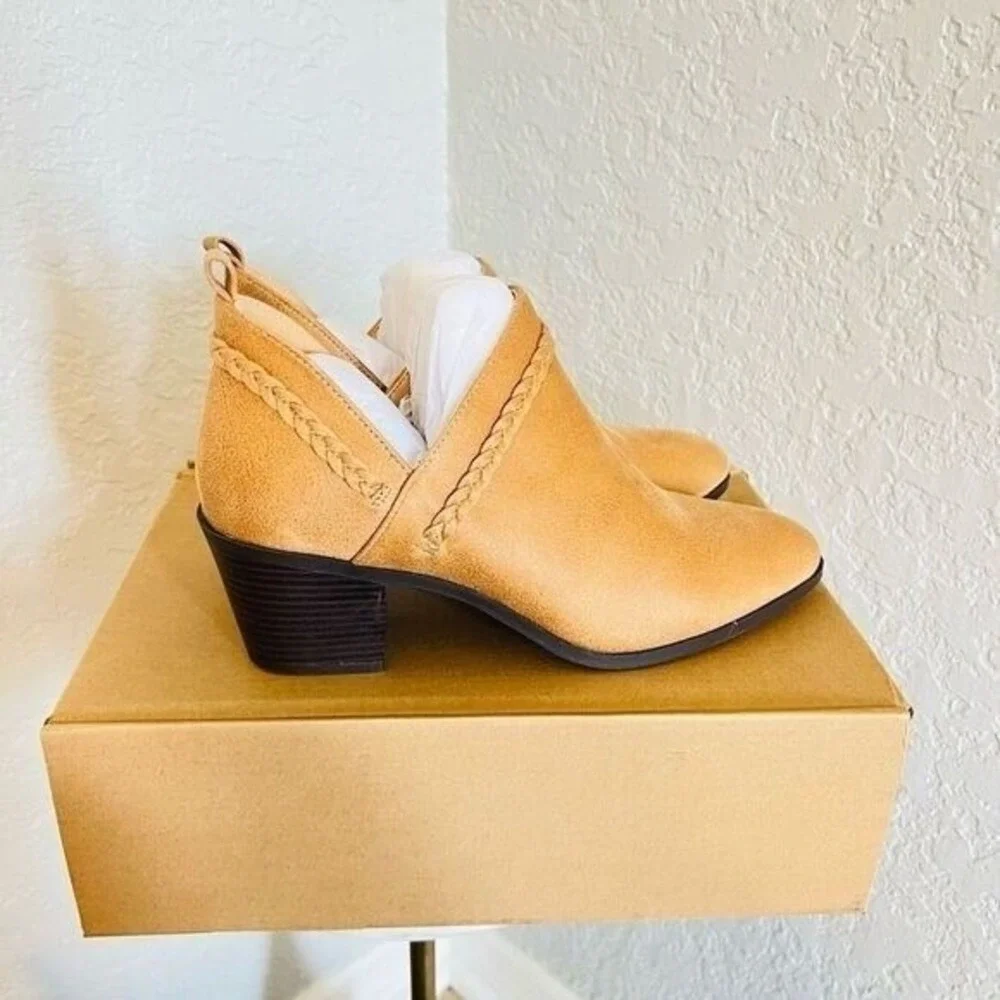 JOURNEE COLLECTION Sophie Braided Strap Bootie, Block Heel, Tan, Size‎ 7, NWT